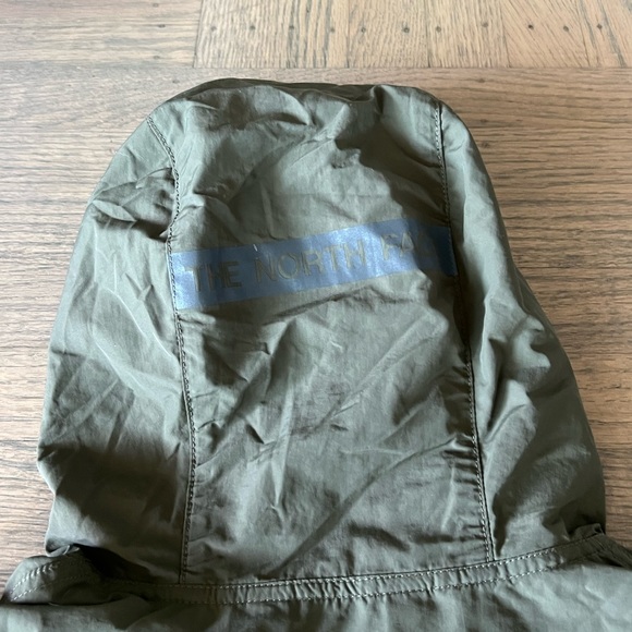 Women’s The North Face Athletic 1/4 Zip Jacket - Picture 5 of 7